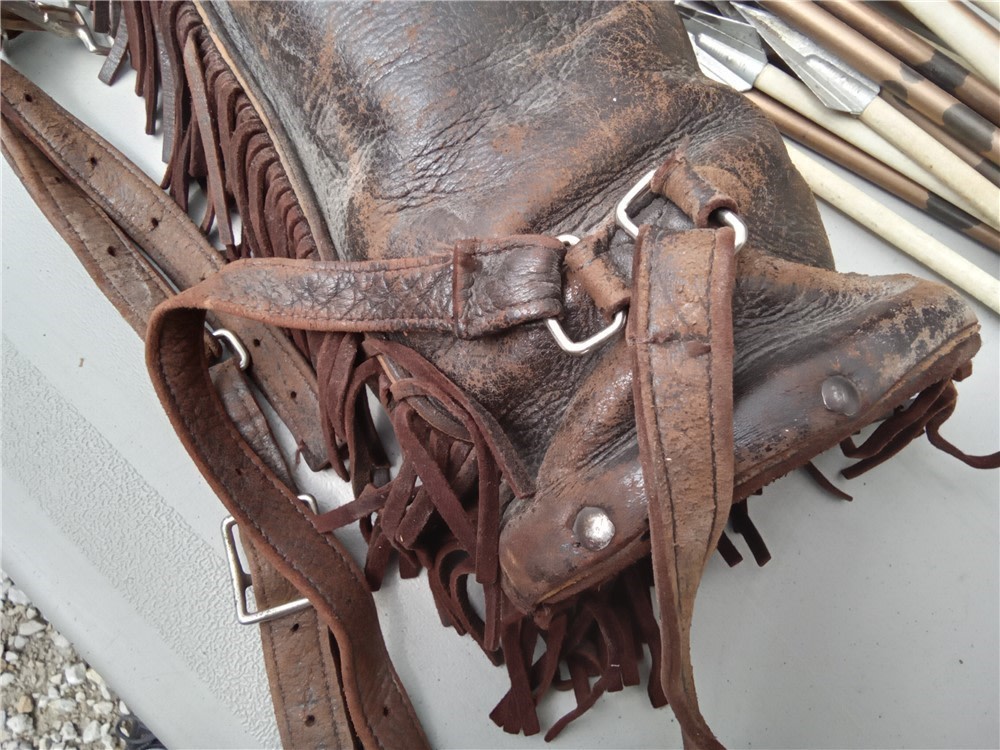 Wing Chaparrel 43# wooden recurve bow, deerskin quiver, 24 hunting arrows-img-35