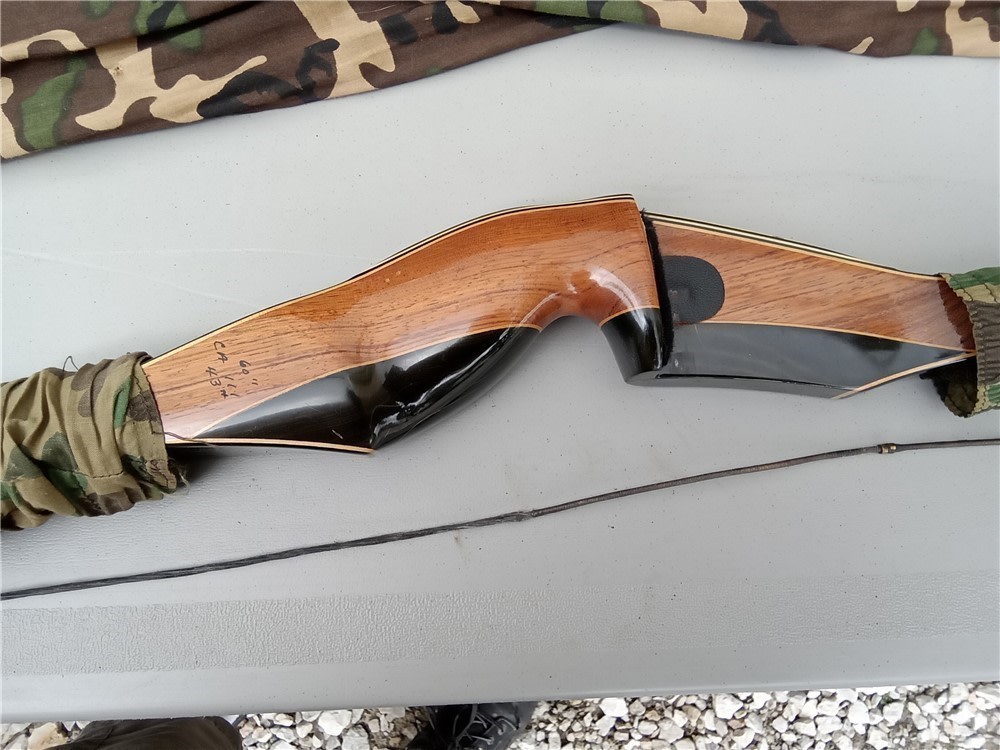 Wing Chaparrel 43# wooden recurve bow, deerskin quiver, 24 hunting arrows-img-2