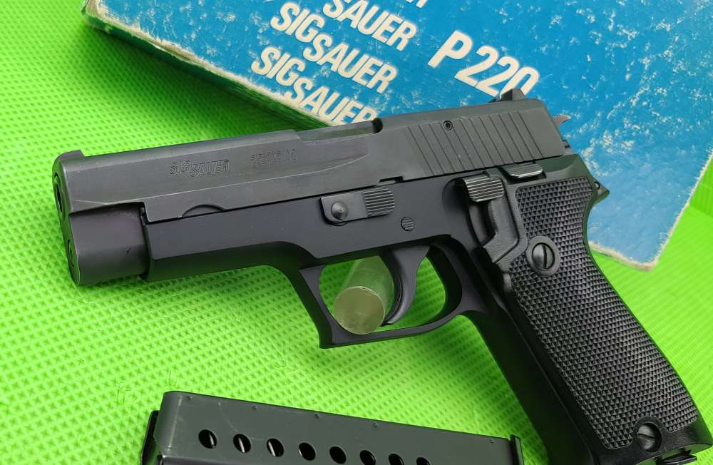 SIG SAUER P220 * 9MM * MADE IN WEST GERMANY * BORN 1982 ORIGINAL BLUE BOX-img-5
