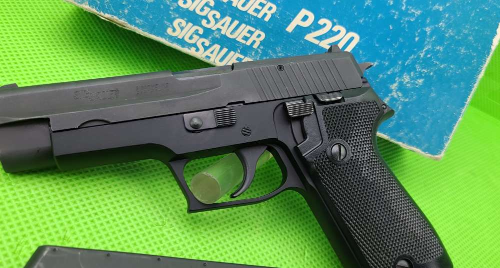 SIG SAUER P220 * 9MM * MADE IN WEST GERMANY * BORN 1982 ORIGINAL BLUE BOX-img-7