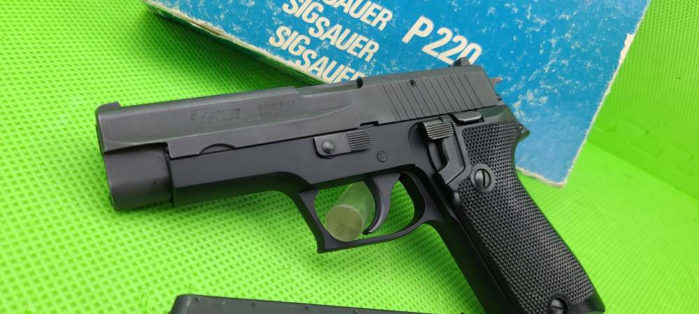 SIG SAUER P220 * 9MM * MADE IN WEST GERMANY * BORN 1982 ORIGINAL BLUE BOX-img-6