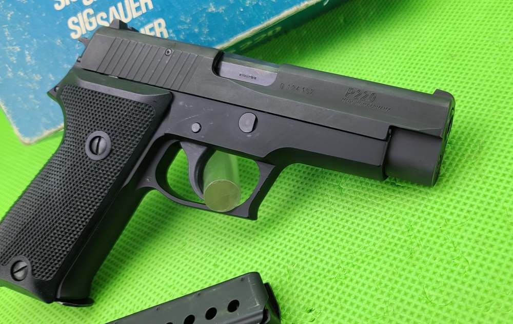 SIG SAUER P220 * 9MM * MADE IN WEST GERMANY * BORN 1982 ORIGINAL BLUE BOX-img-9