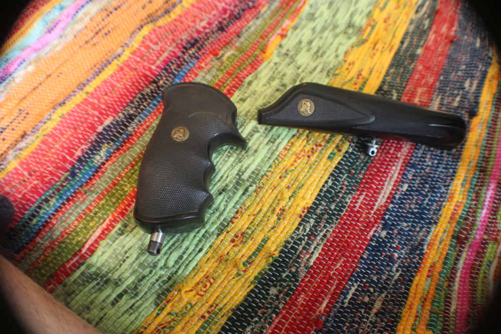 Thompson Center G1 Contender Pachmayer grip set. Sling Swivels -img-1