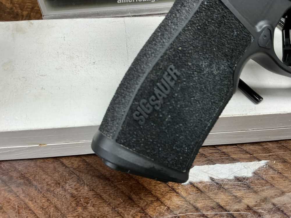 SIG SAUER 322 .22 LR 3 MAGS COMPLETE IN BOX LIKE NEW LAYAWAY AVAILABLE 10% -img-6