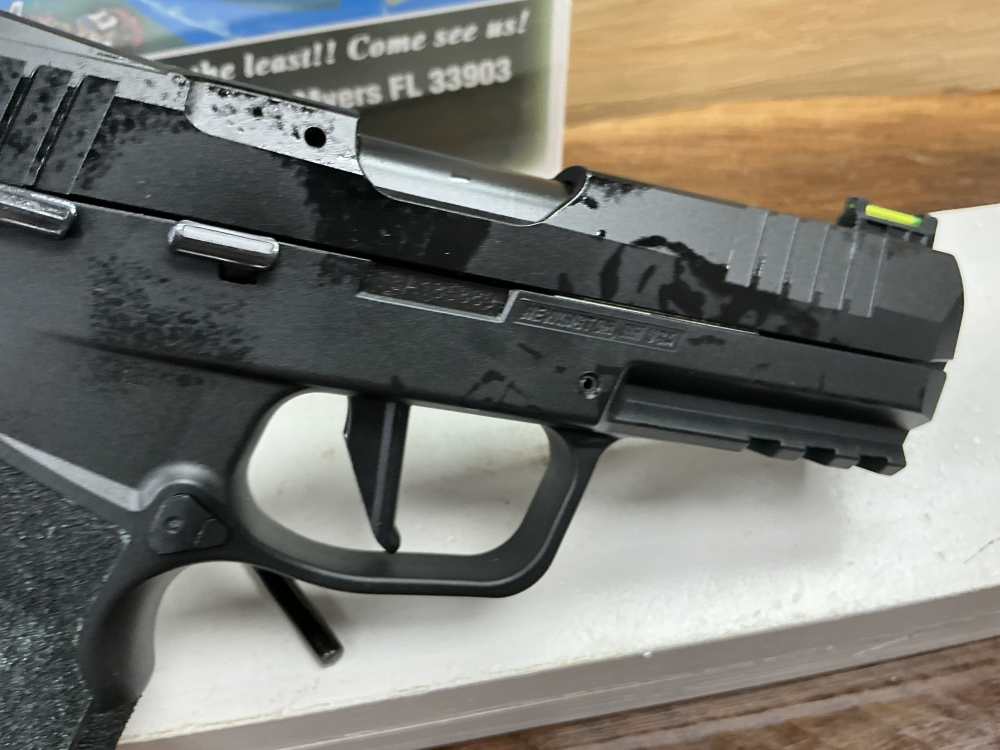 SIG SAUER 322 .22 LR 3 MAGS COMPLETE IN BOX LIKE NEW LAYAWAY AVAILABLE 10% -img-8