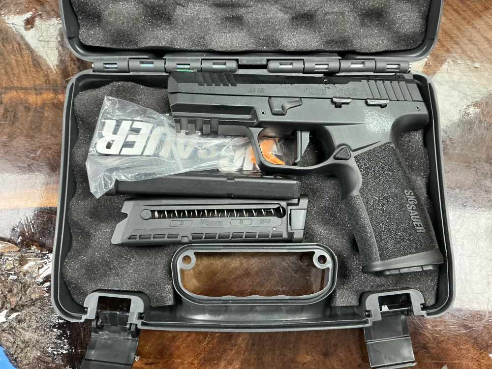 SIG SAUER 322 .22 LR 3 MAGS COMPLETE IN BOX LIKE NEW LAYAWAY AVAILABLE 10% -img-10