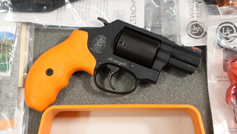 SMITH & WESSON MODEL 360 SURVIVAL KIT W/ S&W .357 REVOLVER-img-5