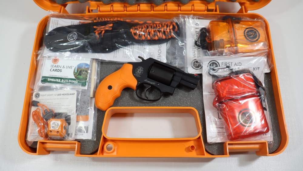 SMITH & WESSON MODEL 360 SURVIVAL KIT W/ S&W .357 REVOLVER-img-1