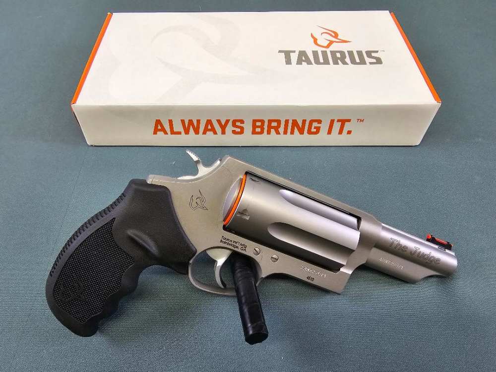 Taurus Judge Magnum 45 Colt / 410 Revolver 3" Barrel -img-1