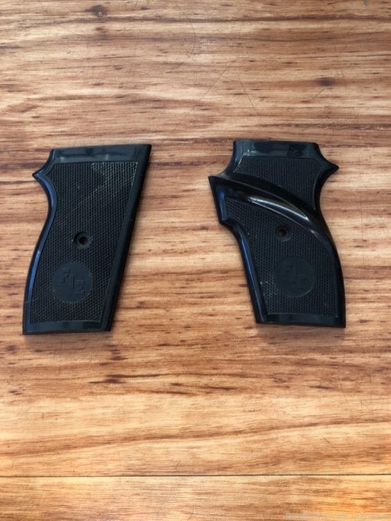 FIE Black Plastic Pistol Grips -img-0