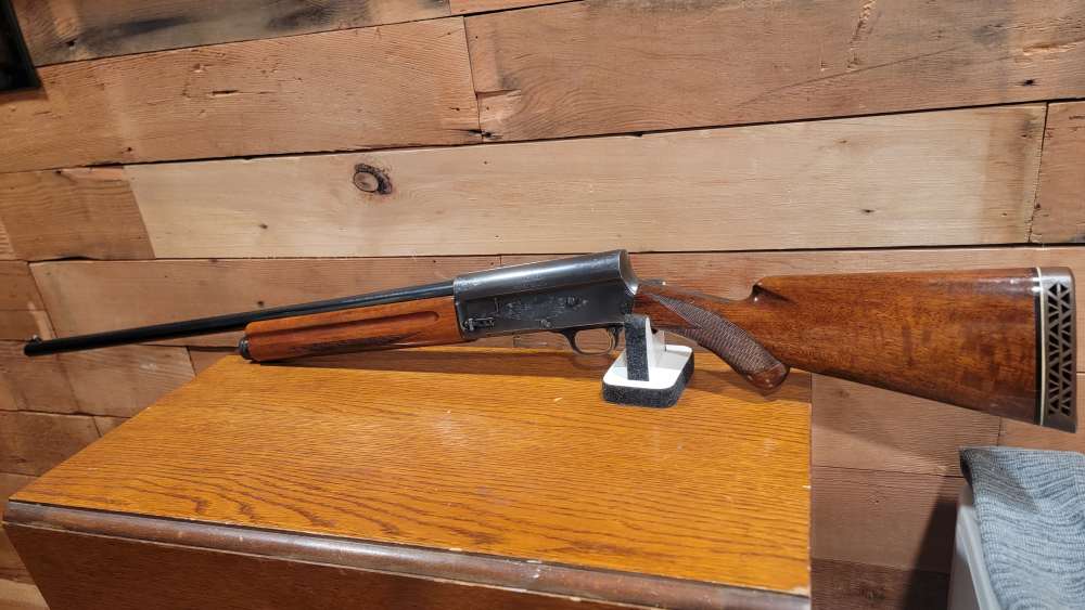 1961 Browning A5 Light Twelve 27.5 Full Round Knob -img-0