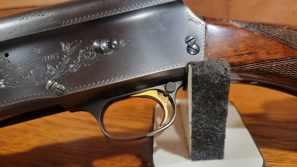 1961 Browning A5 Light Twelve 27.5 Full Round Knob -img-23