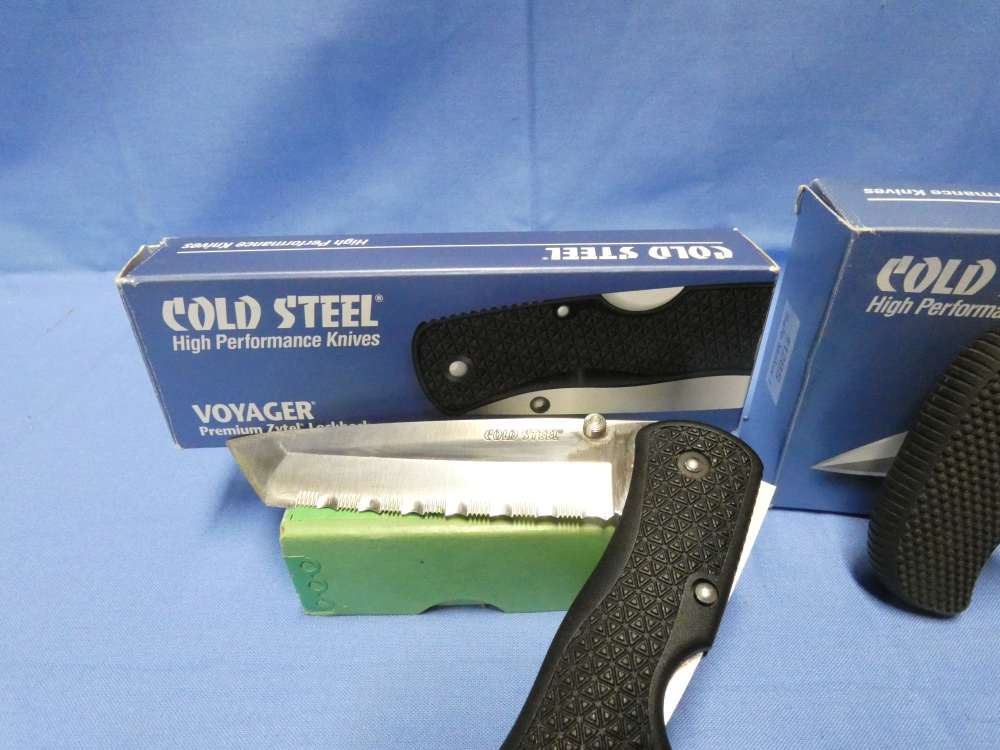 3-COLD STEEL KNIVES "THE BUNDLE" VOYAGER TANTO-SAFE MAKER I-RECON TANTO-img-1