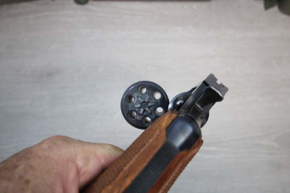 Nice Colt Model Officers Model Match in 22 LR with 6" Barrel - Man. 1957. -img-16