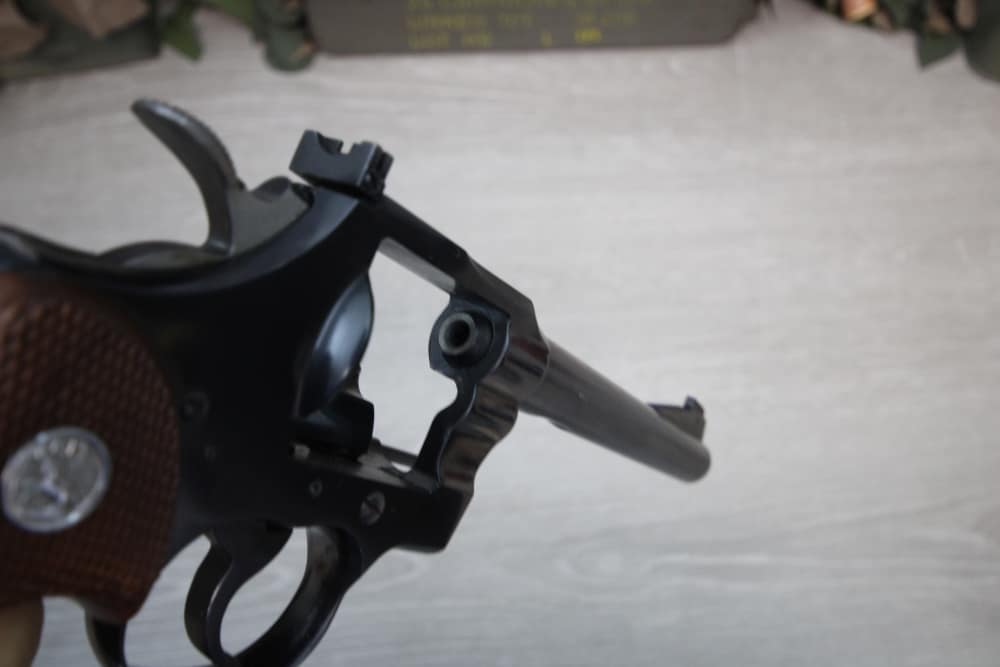 Nice Colt Model Officers Model Match in 22 LR with 6" Barrel - Man. 1957. -img-17