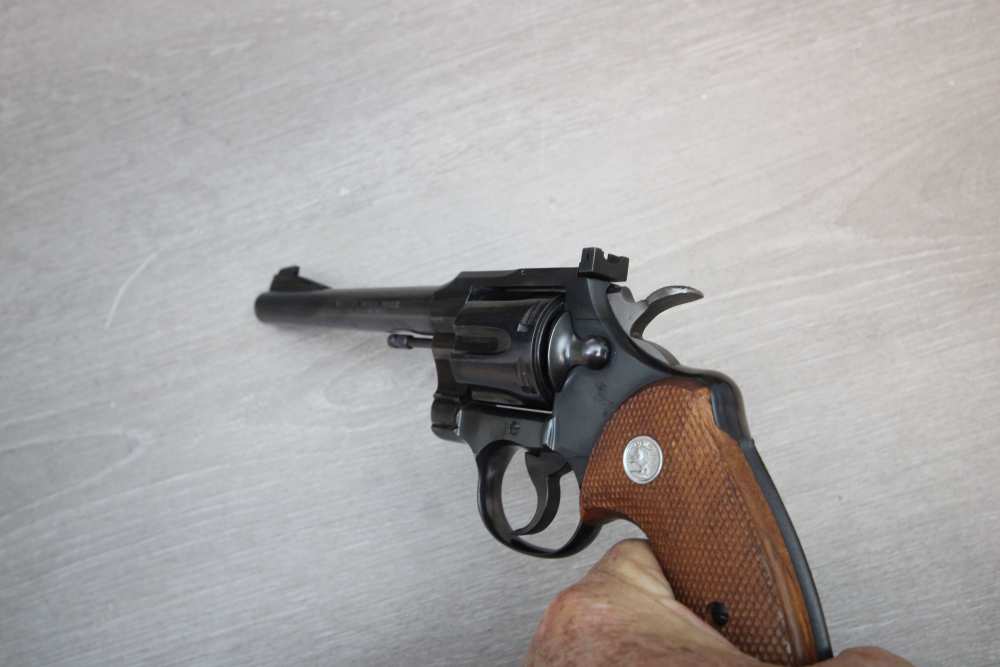 Nice Colt Model Officers Model Match in 22 LR with 6" Barrel - Man. 1957. -img-10