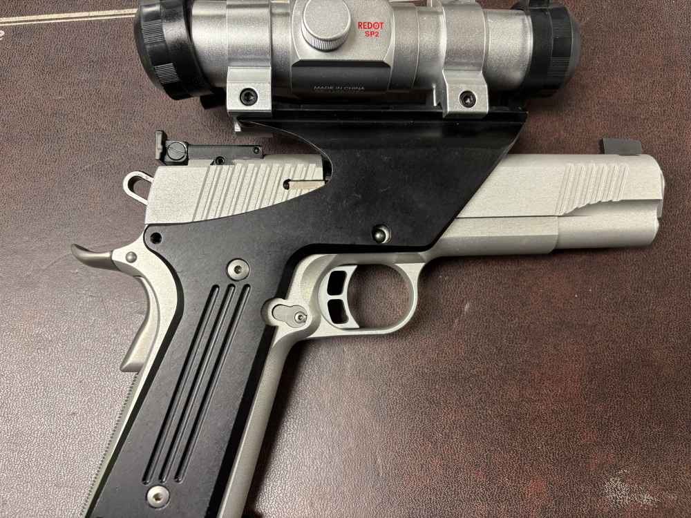 KIMBER 1911 RIMFIRE TARGET 22LR W/ RED DOT OPTIC. NO RESERVE -img-1
