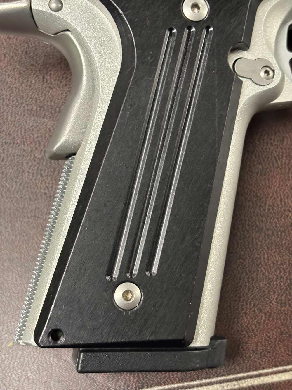 KIMBER 1911 RIMFIRE TARGET 22LR W/ RED DOT OPTIC. NO RESERVE -img-2
