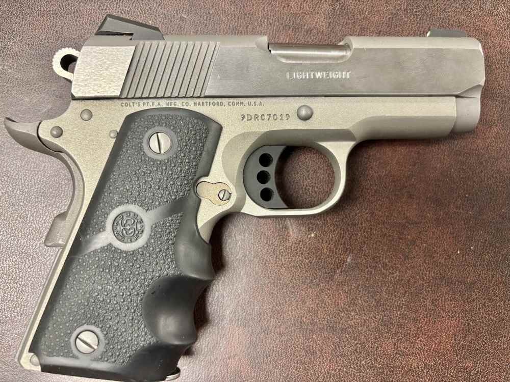 COLT LIGHTWEIGHT DEFENDER 9MM SEMIAUTOMATIC. NO RESERVE -img-1