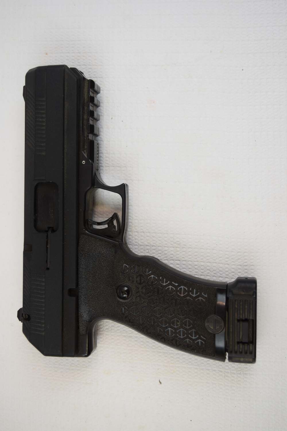 Hi-Point JXP10, 4 1/2" Barrel, 10mm, Orig. Box, Fired 10 Times, VG Cond.-img-1