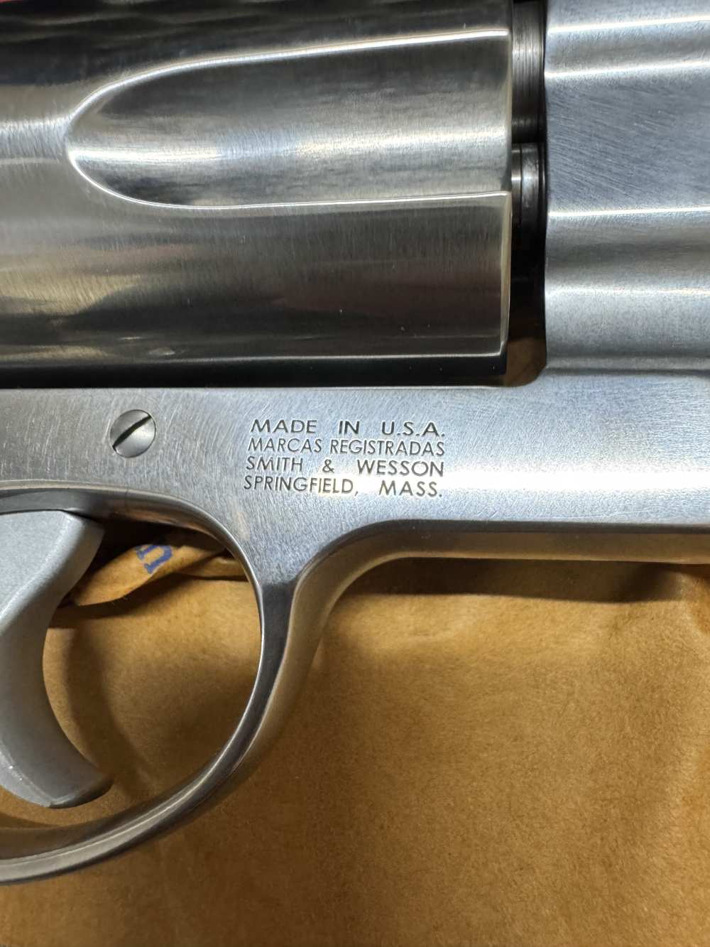Smith and Wesson 500, 500 magnum, w/box, w/ 4 boxes of ammo -img-19