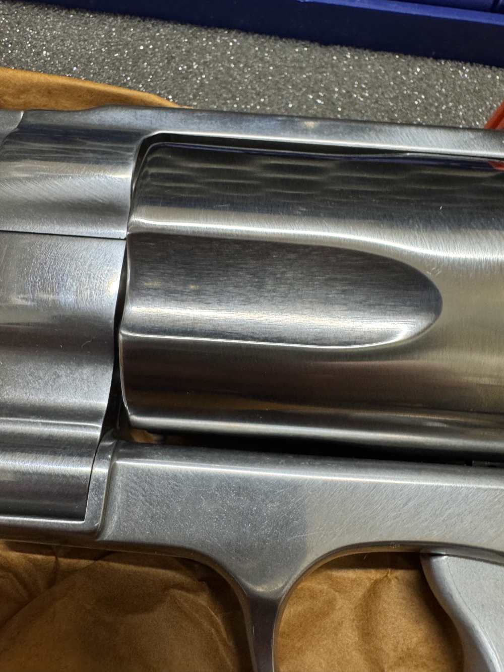 Smith and Wesson 500, 500 magnum, w/box, w/ 4 boxes of ammo -img-7
