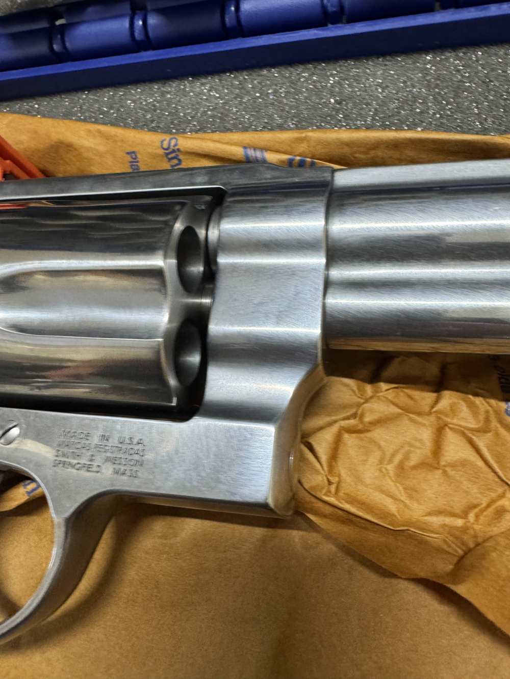 Smith and Wesson 500, 500 magnum, w/box, w/ 4 boxes of ammo -img-21