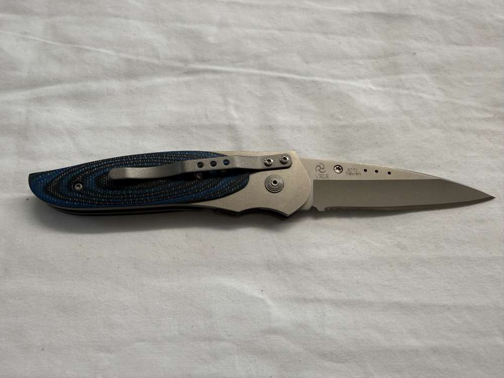 CRKT Viele Wasp 8012 Large Liner Lock Knife Titanium Handle Disc. #132-133-img-1