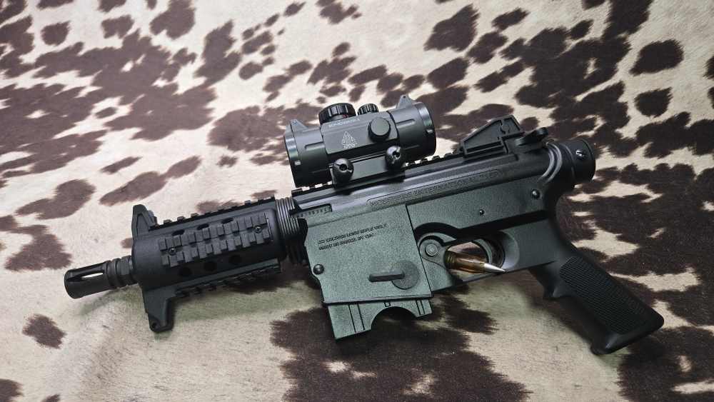 MOSSBERG 715P ARP 22LR AR15 PISTOL WITH RED DOT OPTIC 6" CHOPPA MAKE OFFER-img-3