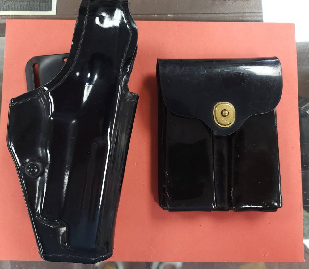 SAFARILAND MODEL 200-277 "TOP GUN" MID RIDE LEVEL 1 RETENTION HOLSTER -img-0