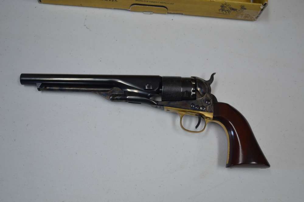 A.Uberti/Stoeger Model 0400 1860 Army .44 caliber C&B revolver 8"barrel-img-1