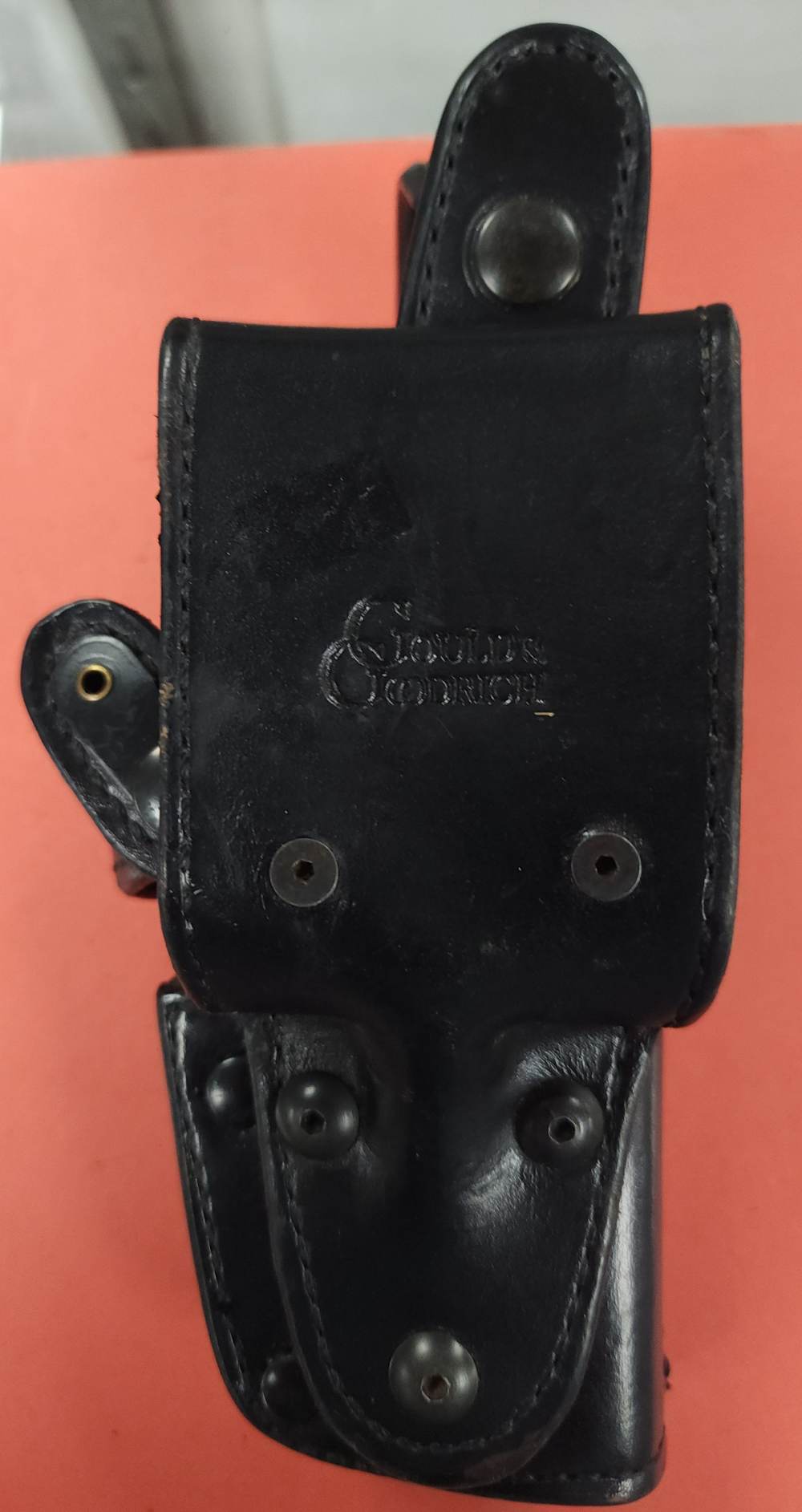 GOULD & GOODRICH TRIPLE RETENTION L/H BLACK DUTY HOLSTER-img-1