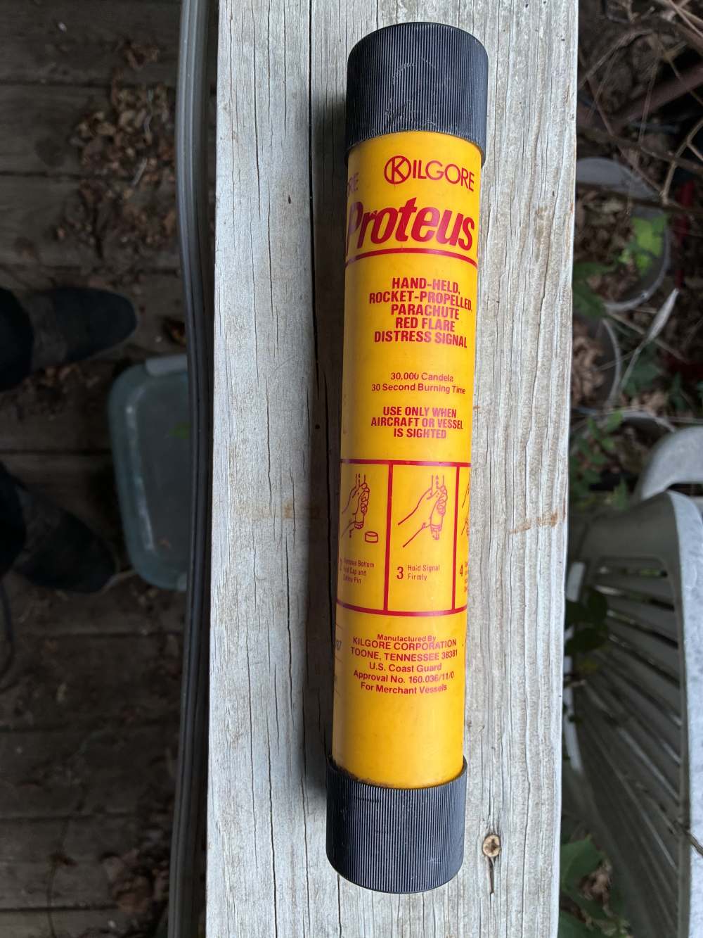 Mk3 Red Handheld Parachute Flare-img-0
