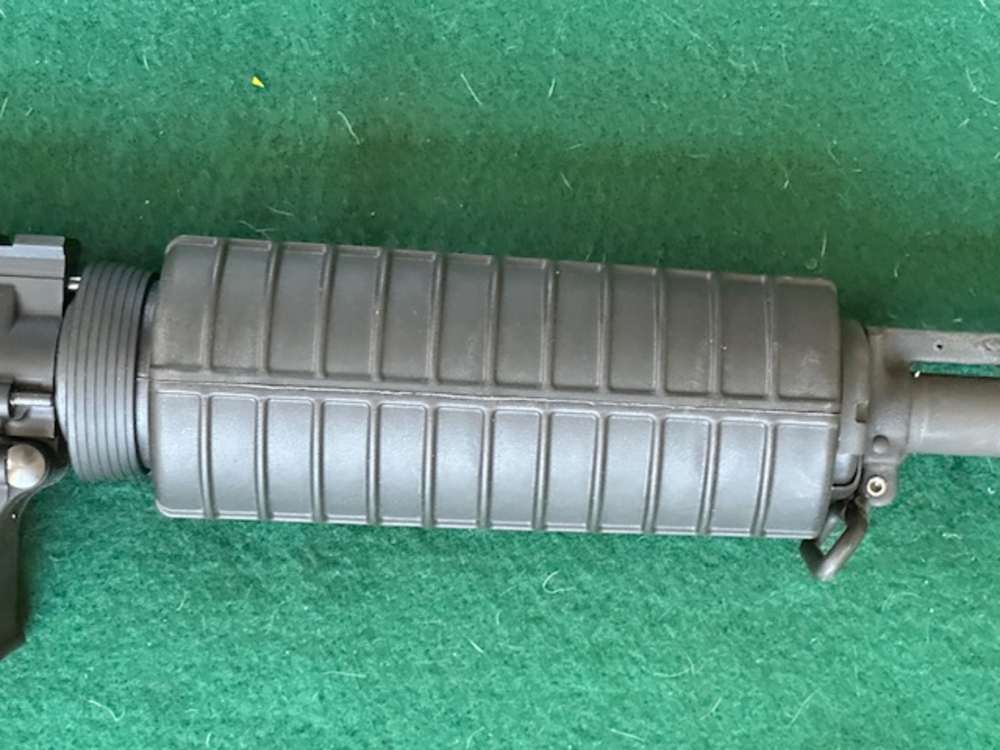 Bushmaster XM15-E2S Carbine, 16" 5.56 NATO, Superb Cond.-img-8