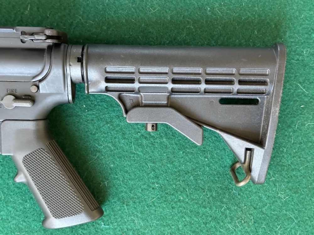 Bushmaster XM15-E2S Carbine, 16" 5.56 NATO, Superb Cond.-img-4