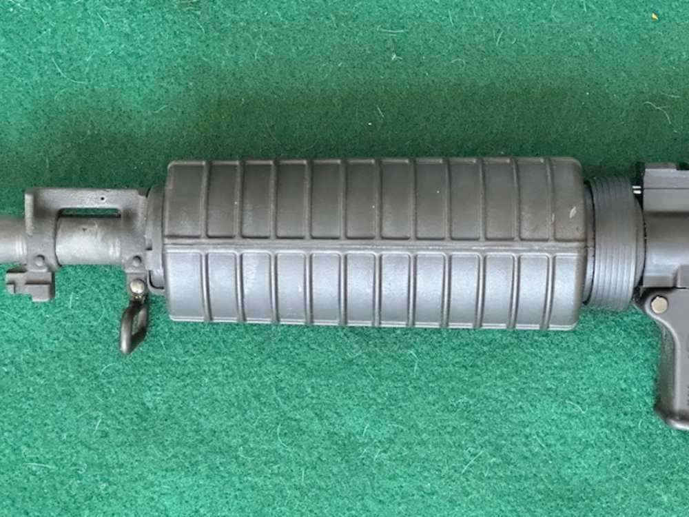 Bushmaster XM15-E2S Carbine, 16" 5.56 NATO, Superb Cond.-img-1