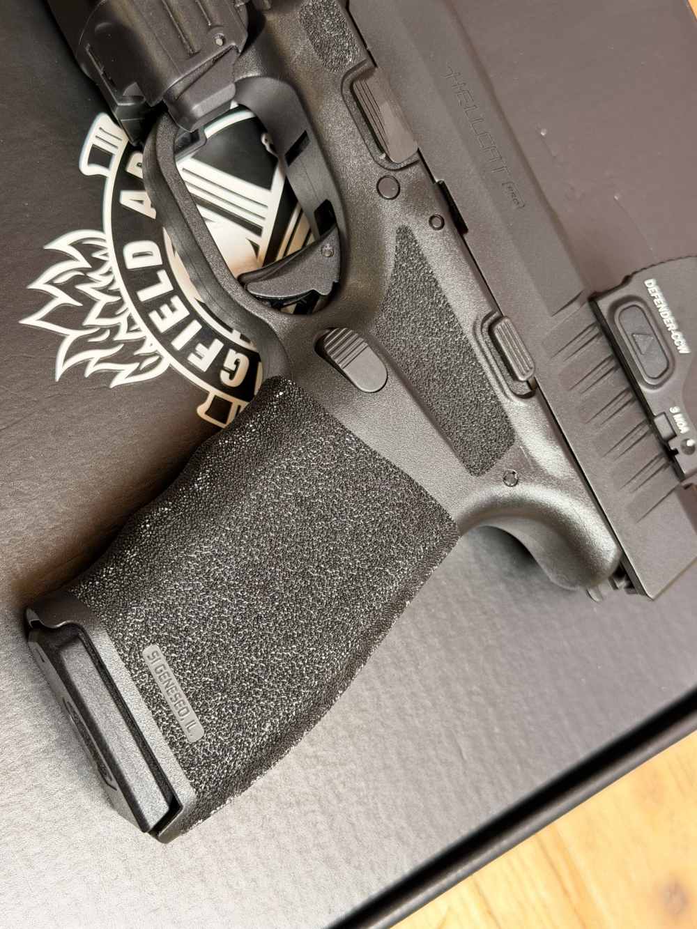 Springfield Hellcat Pro OSP 9mm w/ Vortex Defender-CCW Red Dot New in Box-img-5