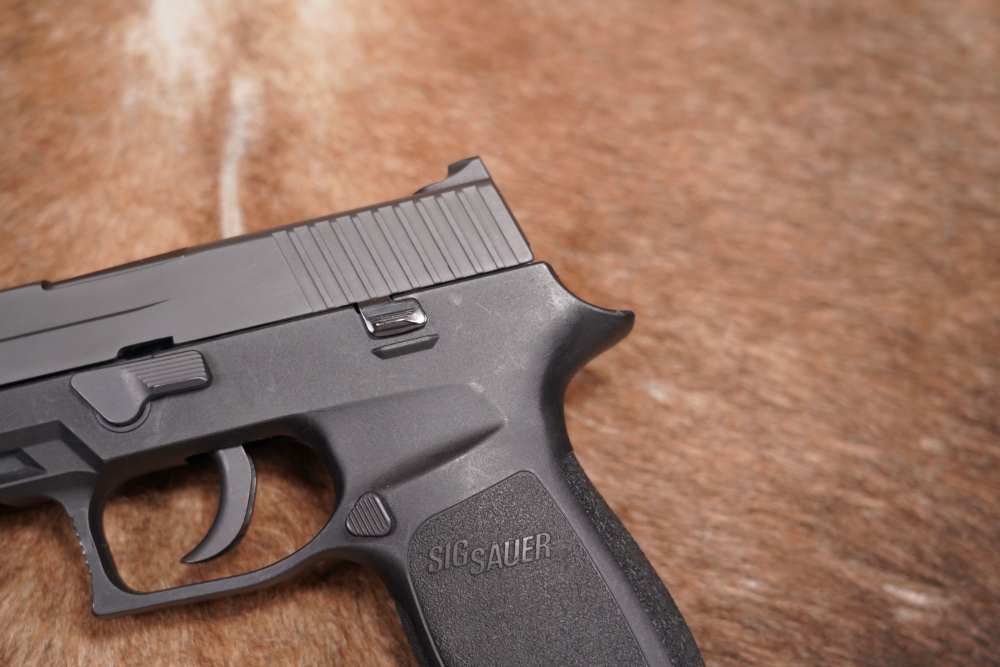 Sig Sauer Model P250 250C-9-B 9mm 3.75” DAO Semi-Auto Box CA PPT OK LNIB-img-5