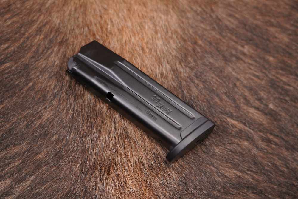 Sig Sauer Model P250 250C-9-B 9mm 3.75” DAO Semi-Auto Box CA PPT OK LNIB-img-21