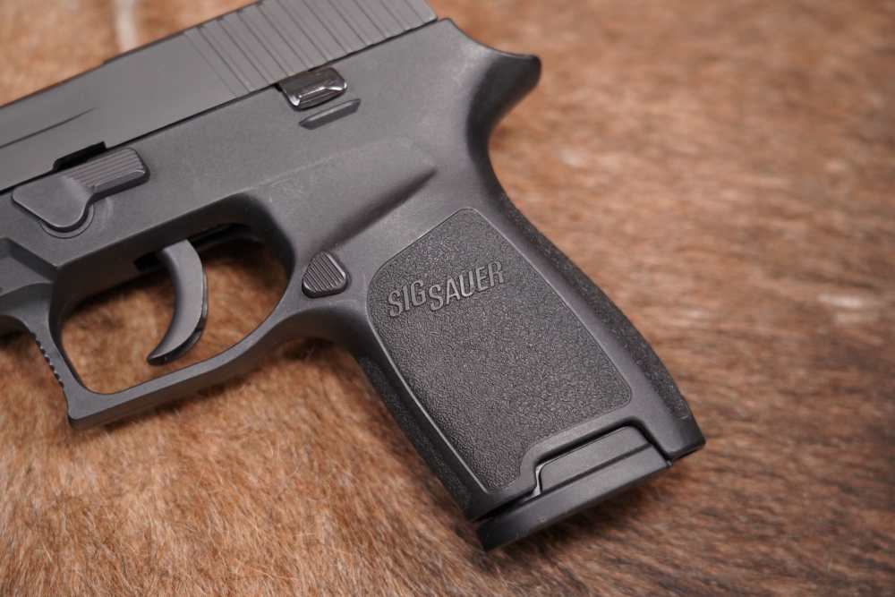 Sig Sauer Model P250 250C-9-B 9mm 3.75” DAO Semi-Auto Box CA PPT OK LNIB-img-6