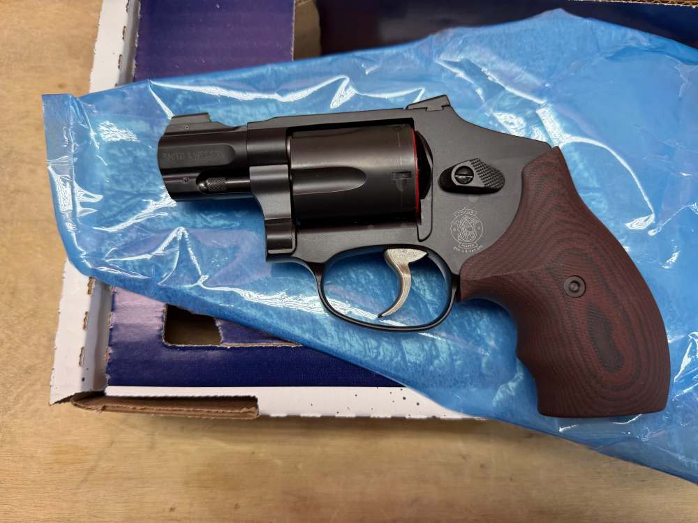 Smith & Wesson 442 UC Revolver 38 SPL Ultimate Carry 14286 38SPL -img-1