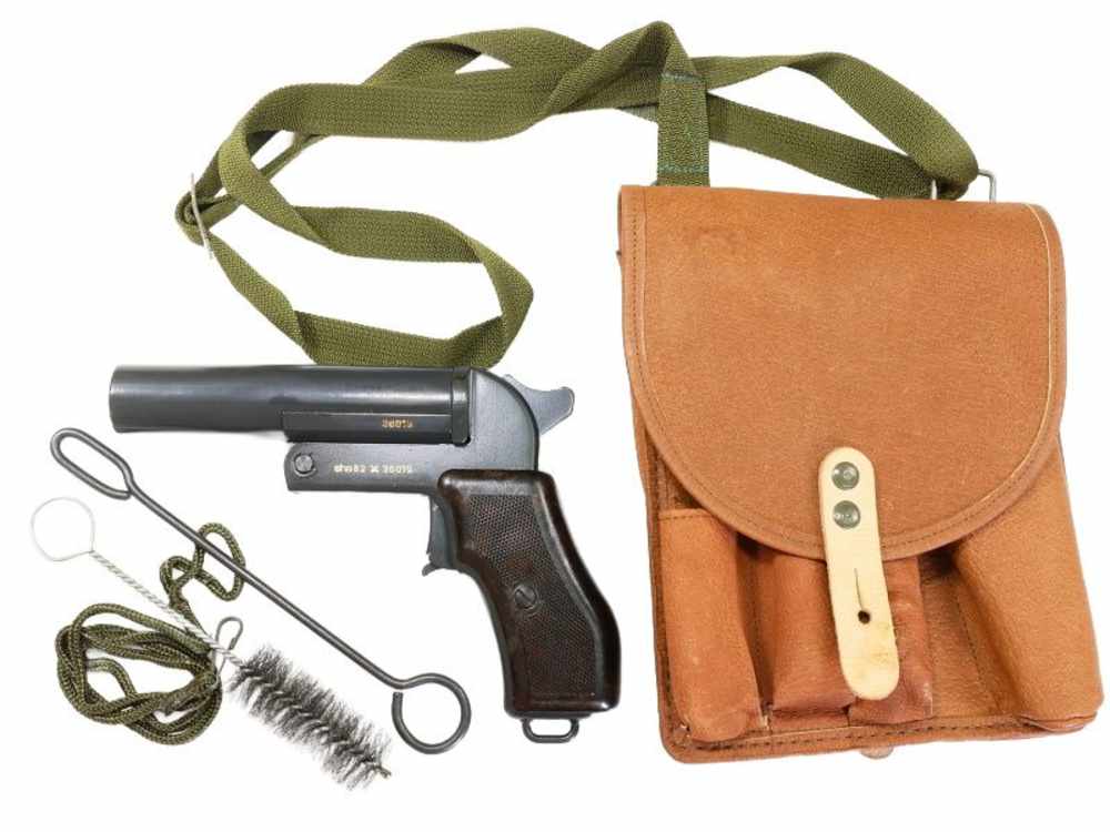 Czech Vz 44/81 Military Flare Pistol w/ Accessories-img-2