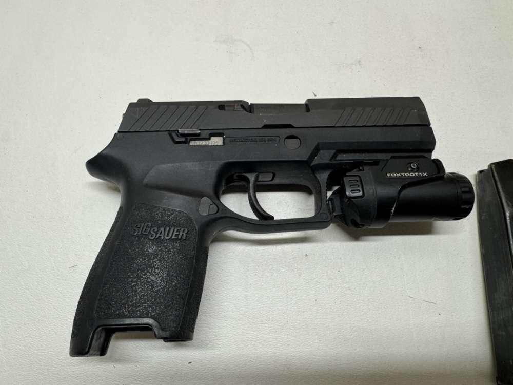 Sig Sauer P320 9mm w/ Sig Foxtrot1x Light-img-2