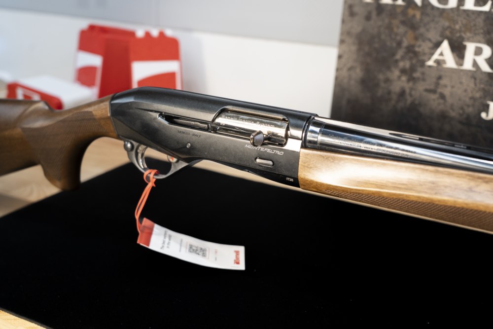 Benelli Montefeltro 12GA 28" 10882 Wood Shotgun FREE SHIPPING & ENGRAVING-img-1