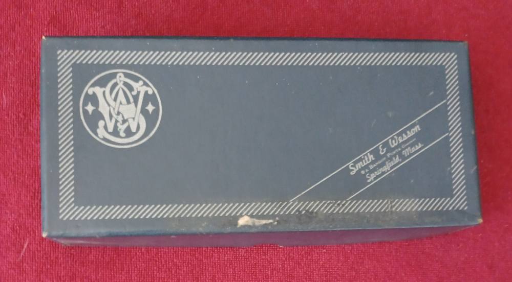 Smith & Wesson Model 19 Vintage Blue Box-img-0
