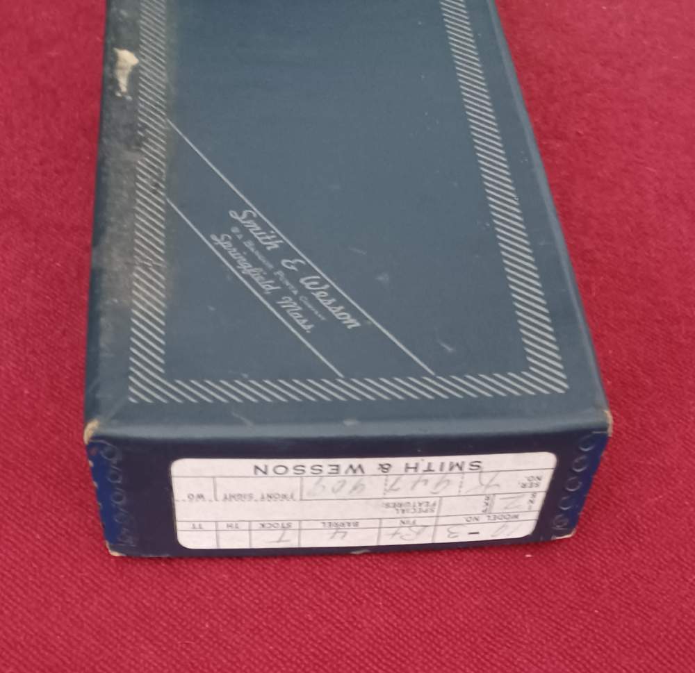 Smith & Wesson Model 19 Vintage Blue Box-img-3
