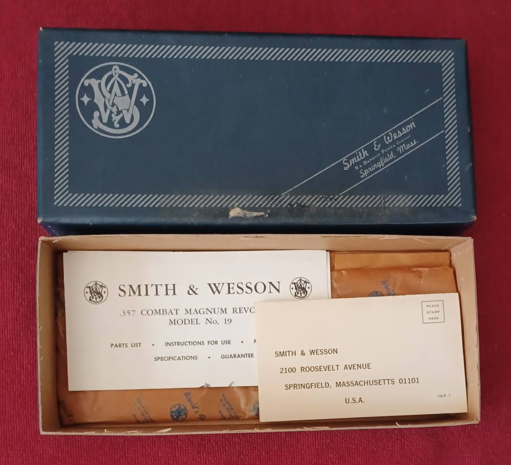 Smith & Wesson Model 19 Vintage Blue Box-img-2