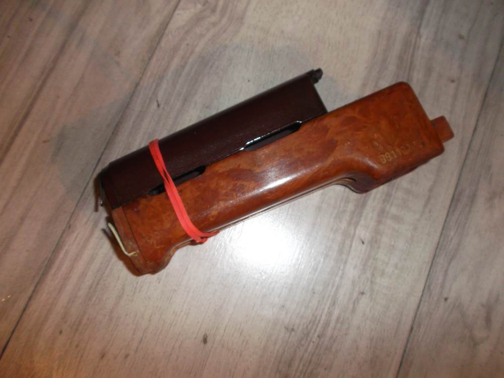 POLISH TANTAL PALLAD BAKELITE HANDGUARD AK74 5.45X39-img-0