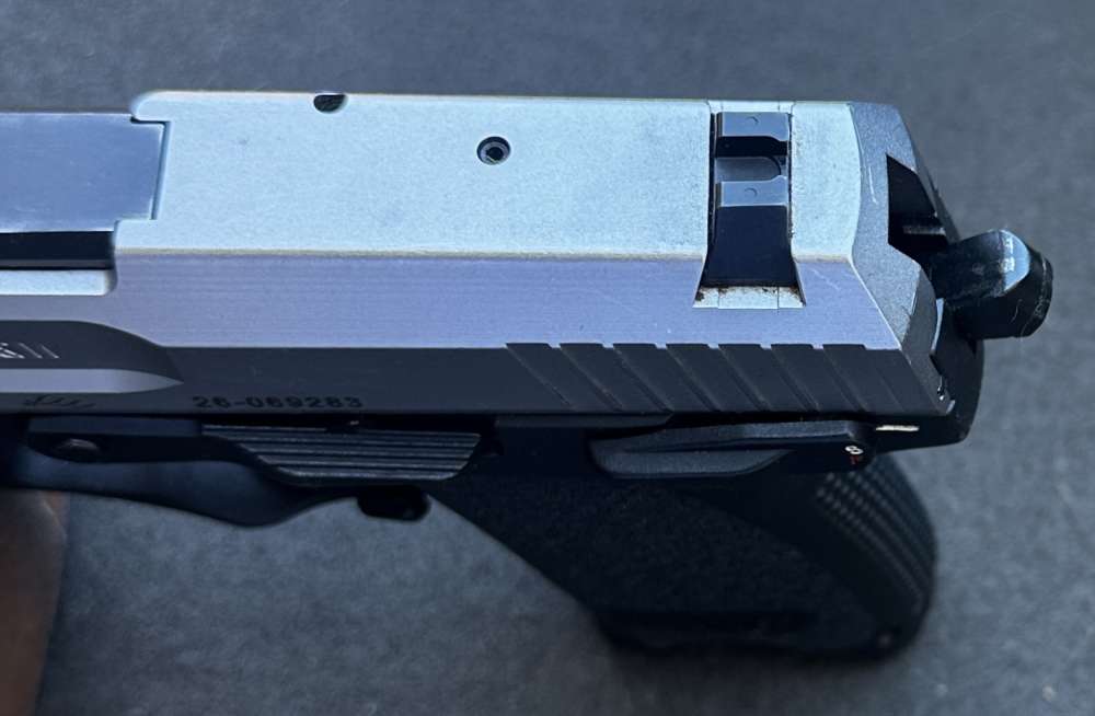 H&K USP Compact Stainless .40 S&W, Two-Tone HK Made in Germany in 2004-img-21