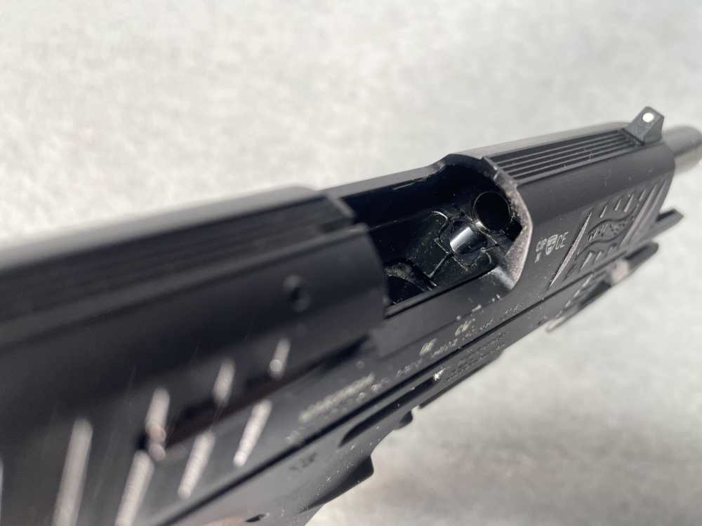 WALTHER P22 .22 LR BLACK Semi Auto Pistol 3.42" Case 2 MAGS LASER-img-7
